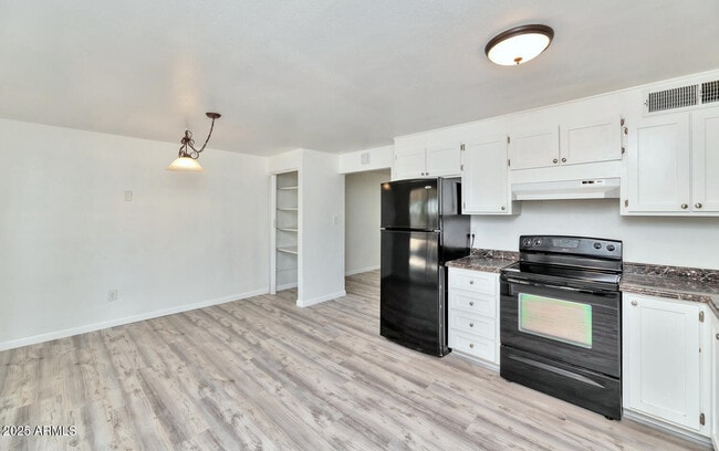 Building Photo - 13635 N 37th Pl