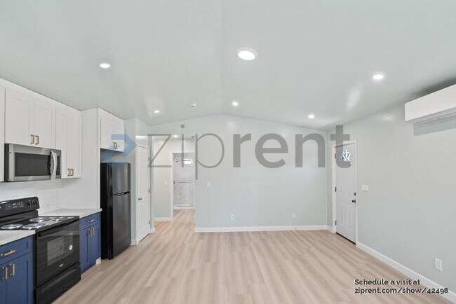 Building Photo - 1151 Francine Ct