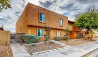 Building Photo - 2 BEDROOM 1 1/2 BATH TOWN HOME