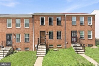 Building Photo - 3426 Round Rd