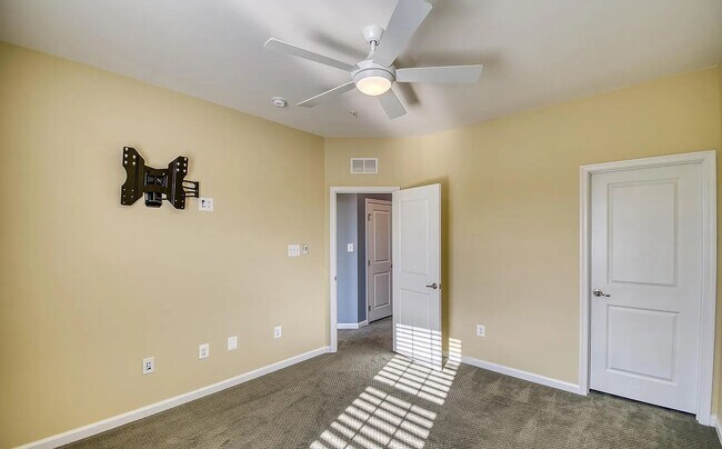 Building Photo - 4906 Small Gains Wy