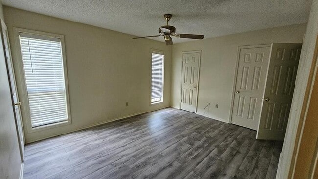 Building Photo - 6969 Wesley Ct
