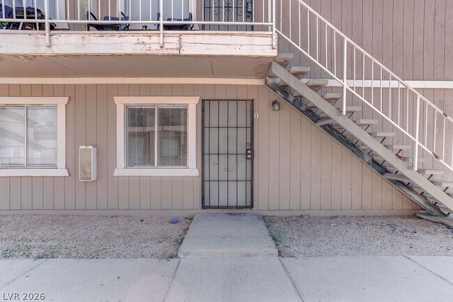 Building Photo - 1810 Bartoli Dr