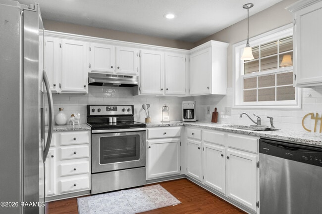 Building Photo - 401 Pinto St