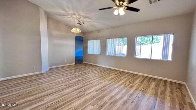 Building Photo - 495 N Bluejay Dr