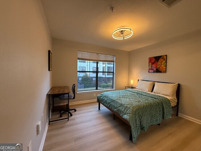 Building Photo - 211 North Ave