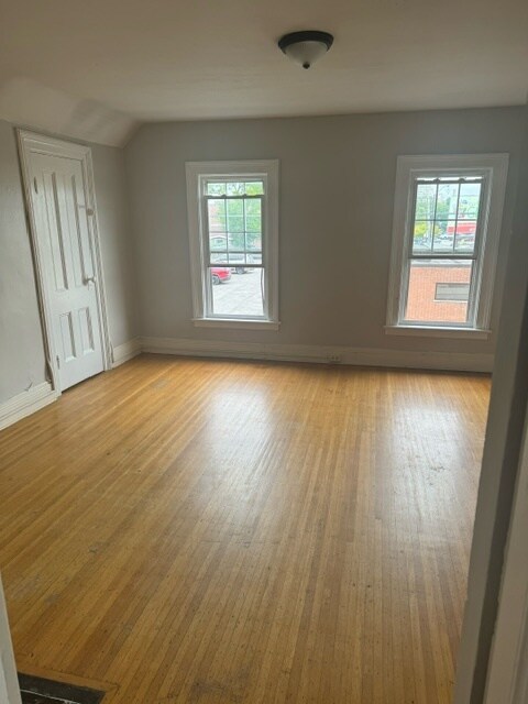 Building Photo - 98 Alexander St