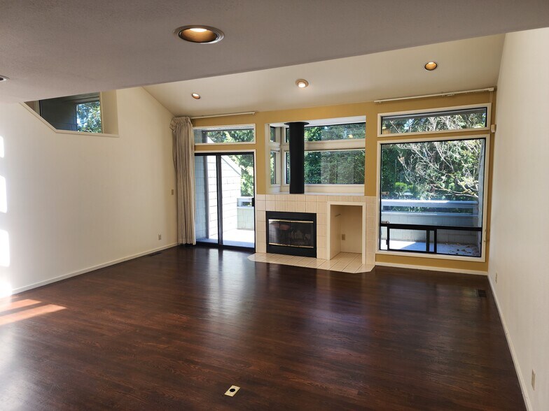 Building Photo - 3605 93rd Ave SE