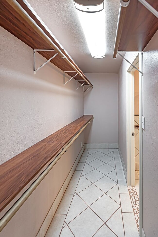 Building Photo - Beautiful Updated Home!