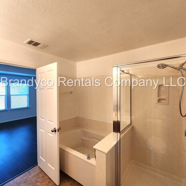 Building Photo - 411 Taurus Dr
