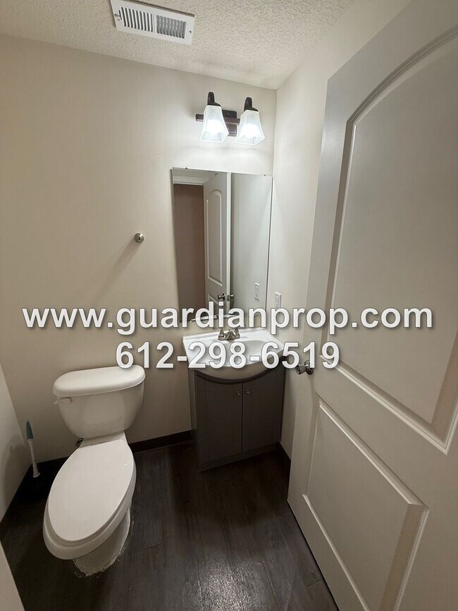Building Photo - 2024 Built Townhouse Available Now, Open F...