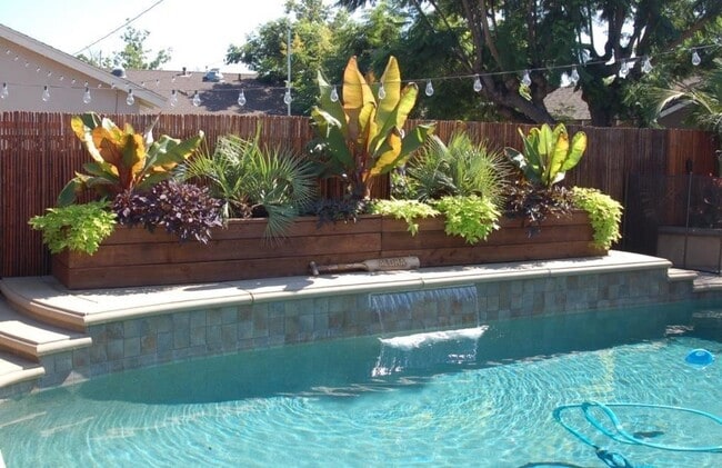 Building Photo - 1324 E Rose Ave