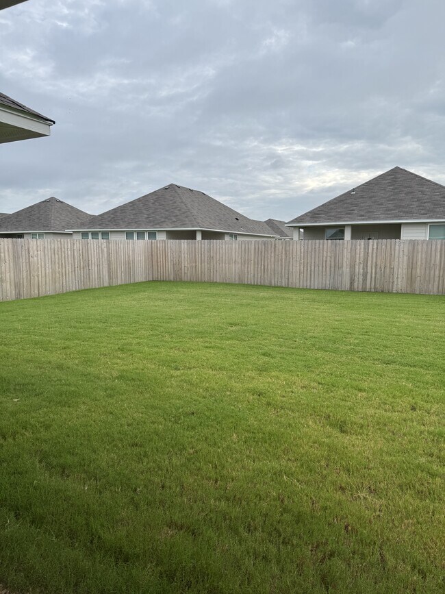 Building Photo - 8018 Timber Holw Ln