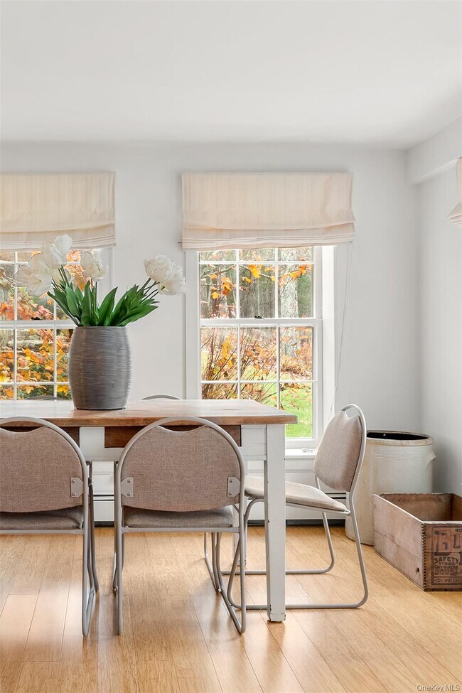 Building Photo - 448 Long Ridge Rd