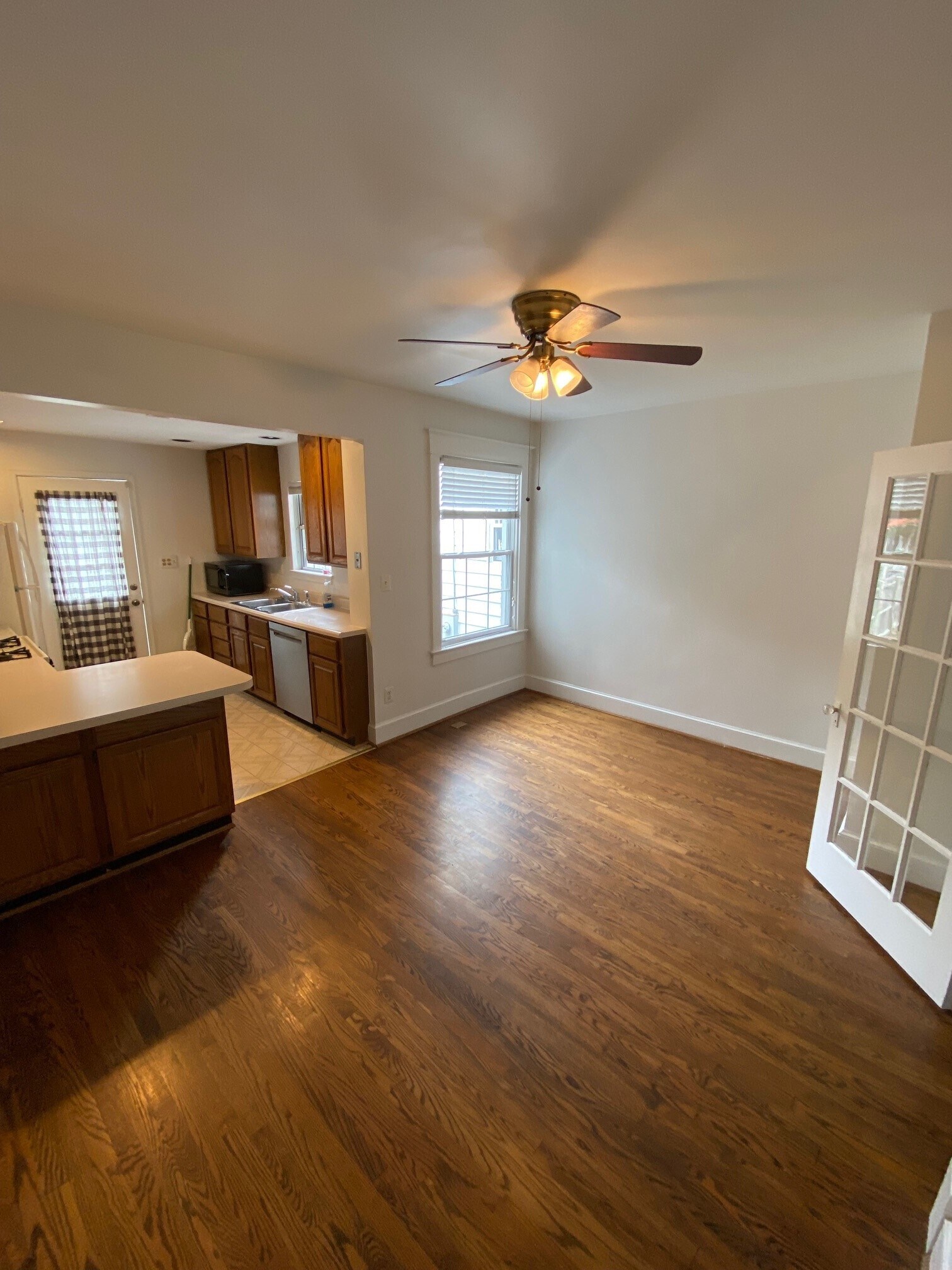 Dining Room - 112 N Peyton St