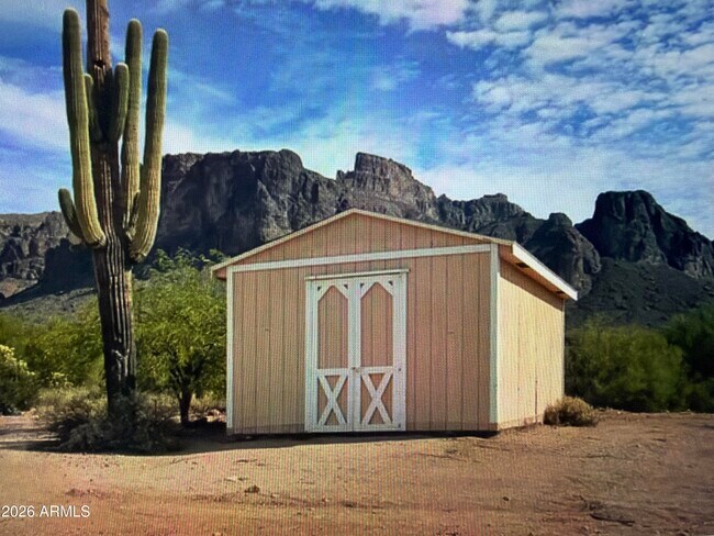 Building Photo - 5825 E Tepee St