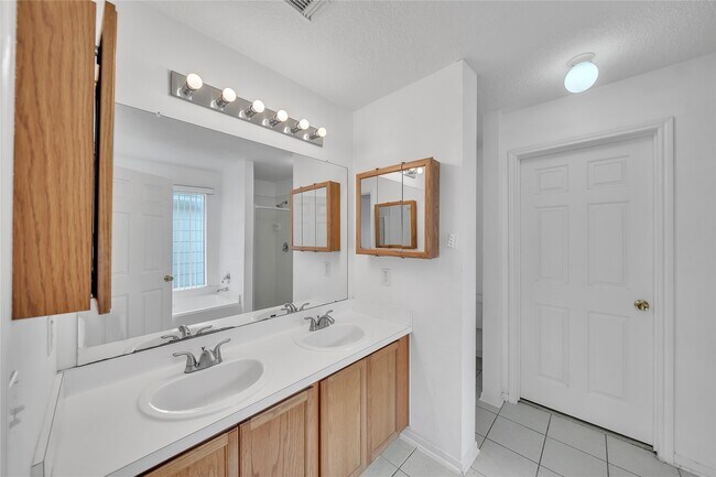 Building Photo - 13423 Venice Villa Ln