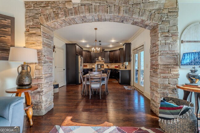 Building Photo - 203 Davis Mill Road