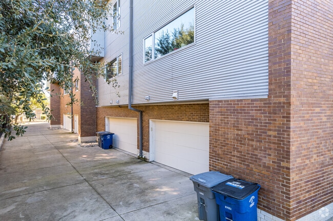 Building Photo - 4219 Mckinney Ave