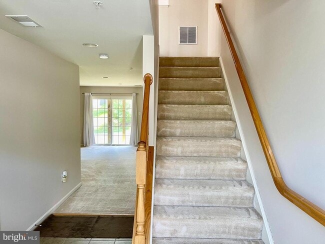Building Photo - 1047 Lily Way