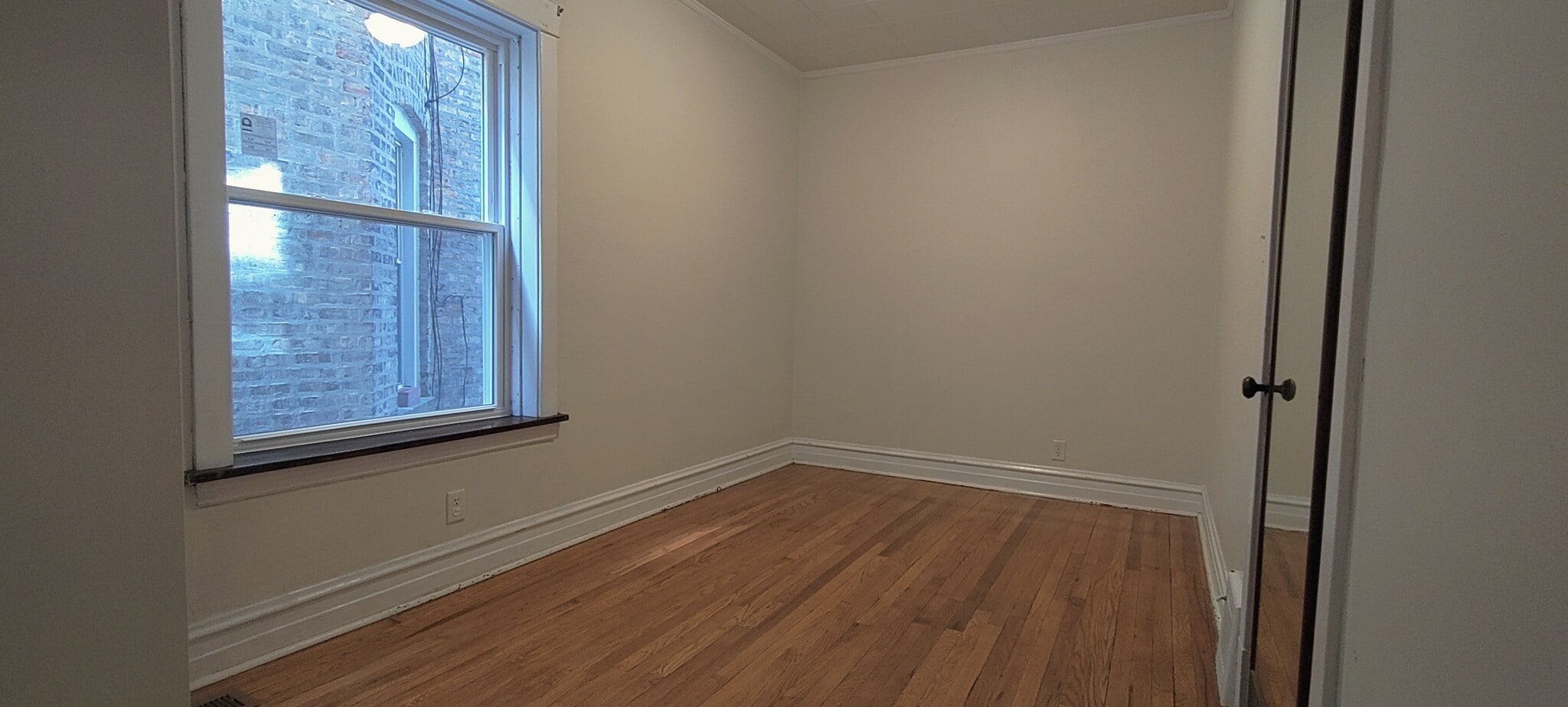 Bed 1 - 2450 W Gunnison St
