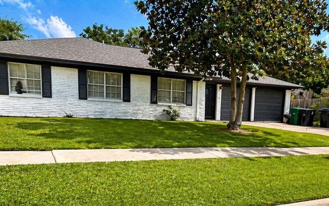 Building Photo - 12318 Braewick Dr