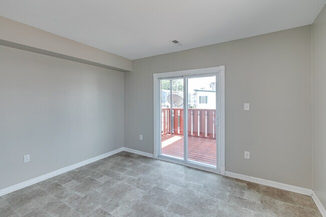Building Photo - 6602 Ridge Ave