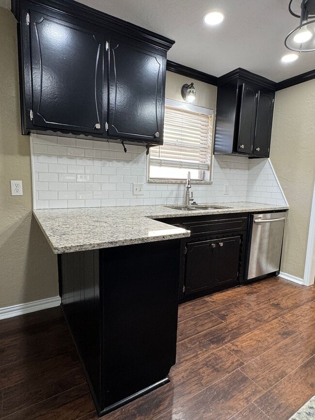 Building Photo - 117 SW 68th St