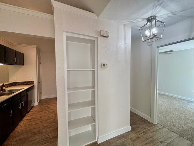 Building Photo - Brown Bark