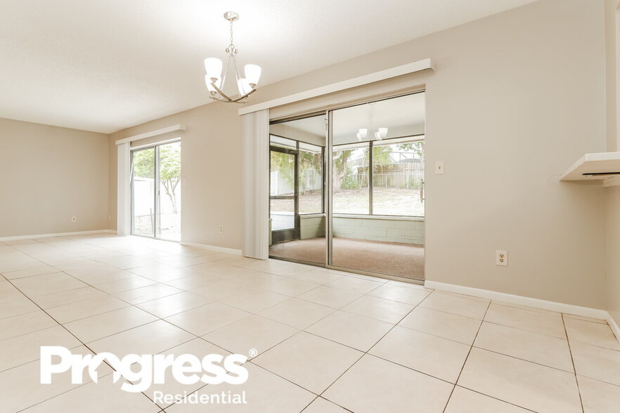 Building Photo - 12439 Brookside St