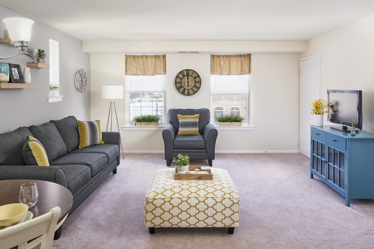 Village Square Apartments Bensalem