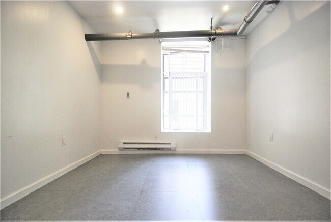 Building Photo - Amsterdam Avenue