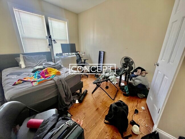 Building Photo - 10 Bickford Ave