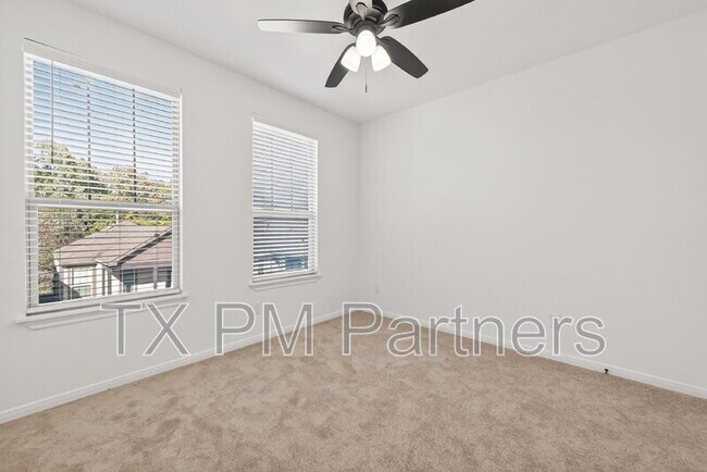 Building Photo - 10949 Cannes Memorial Dr