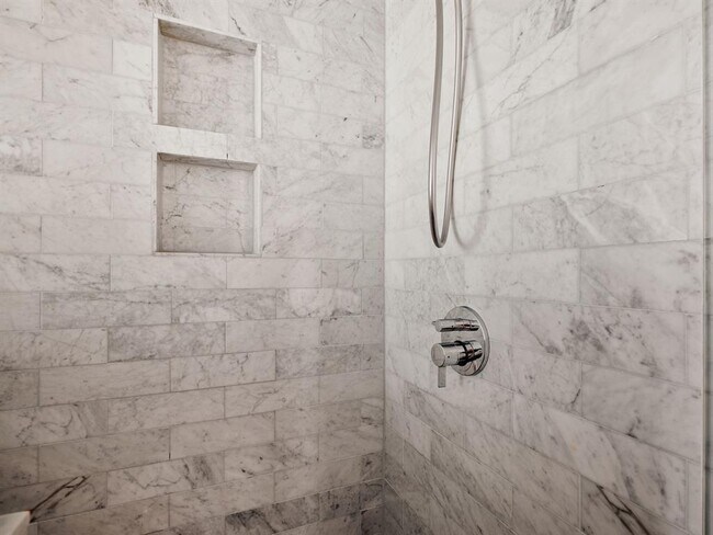 Building Photo - 4908 Balcones Dr