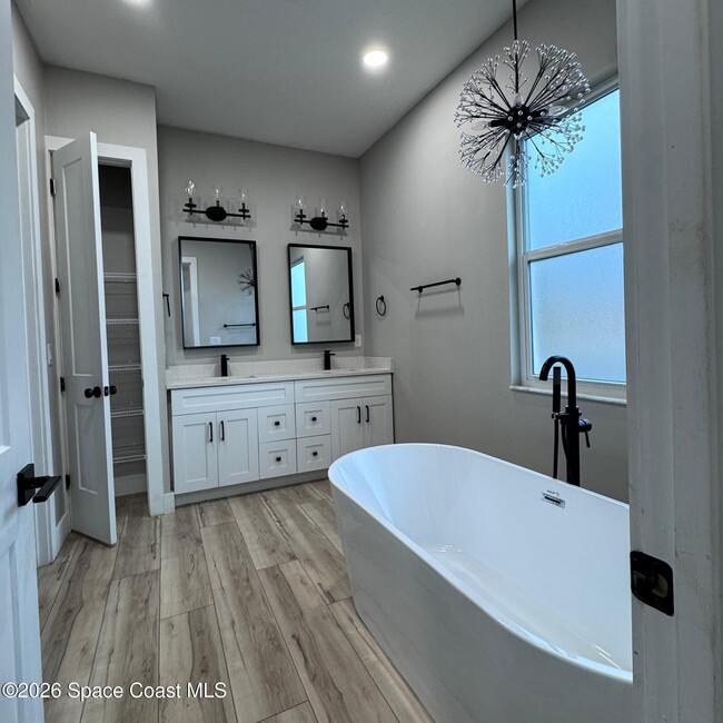 Building Photo - 971 Granata Ave