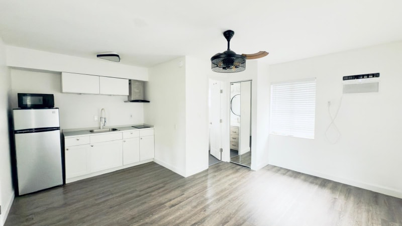 Building Photo - 1167 Grove St