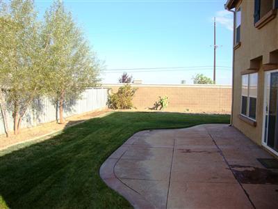 Building Photo - Charming Woodland Corner Home – Spacious 3 Bed, 2.5 Bath on a Quiet Cul-de-Sac