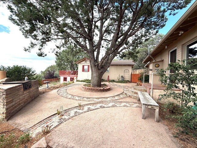 Building Photo - Million-Dollar Views of Granite Mountain &...
