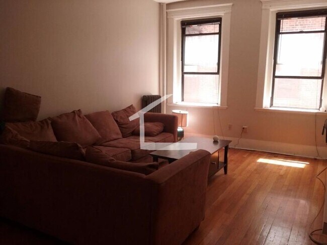 Building Photo - HOT ALLSTON LISTING!!!!!