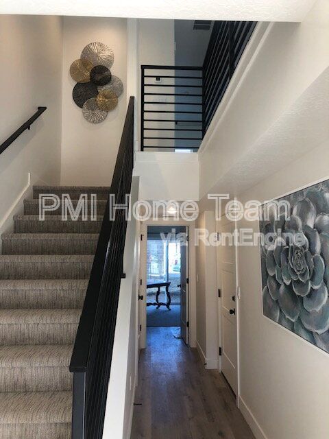 Building Photo - 619 E 360 S