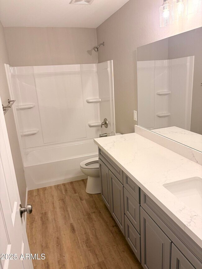 Building Photo - 2014 S Falcon Dr