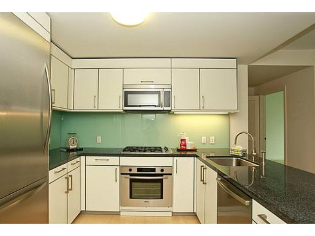 Building Photo - 301 Main St