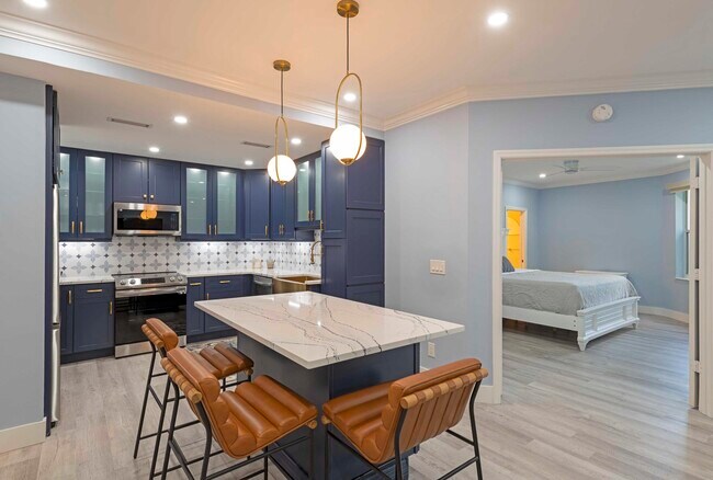 Building Photo - 4501 Fairway Dr N