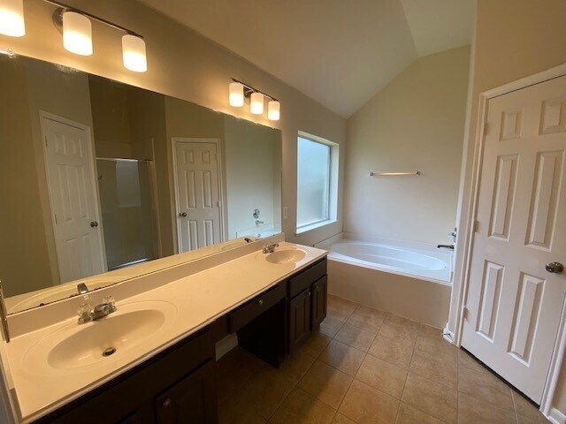 Primary Bath with Double Sinks, Separate Tub and Shower - 4410 Greens Orchard Dr