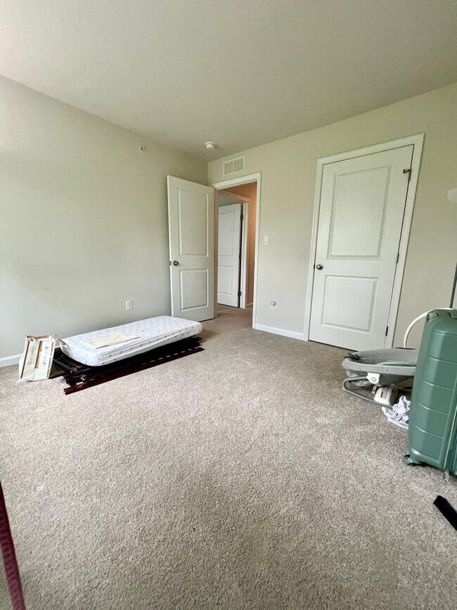 Building Photo - Stunning 4-Bed Townhome in Quakertown! Available NOW!