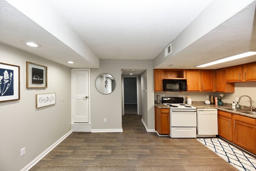 Kitchen + Hardwood Style Flooring - The Canopy 2200