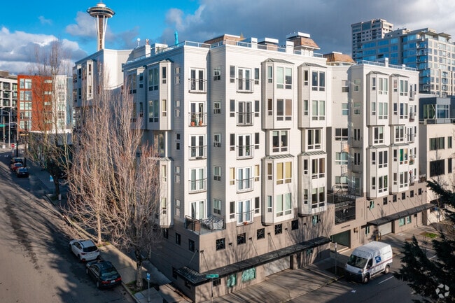 Building Photo - Alexandria Condominiums