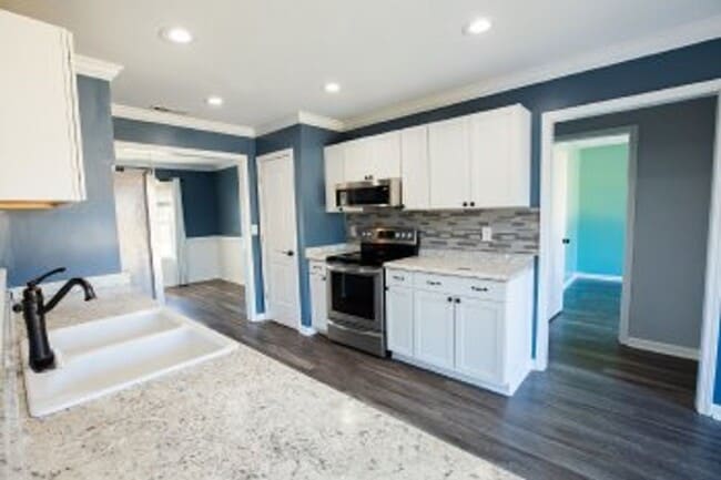 Building Photo - 111 Harvest Moon Dr