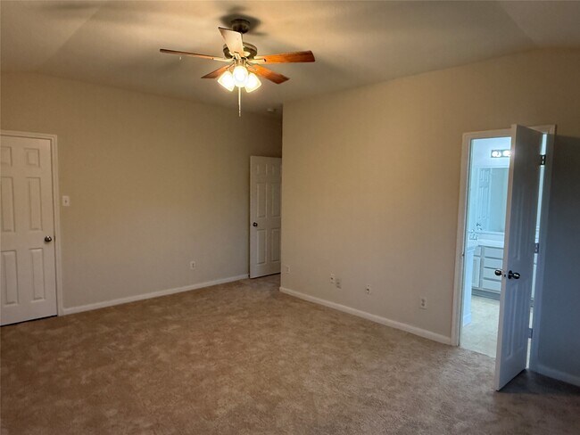 Building Photo - 21315 Bella Mountain Dr